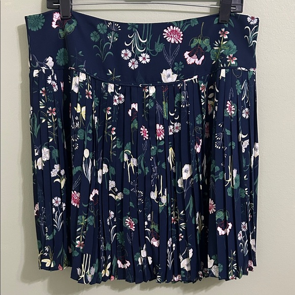 LOFT Dresses & Skirts - LOFT Navy Floral Pleated Skater Skirt